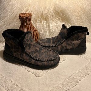Hey Dude Leopard Denny Booties Size 9